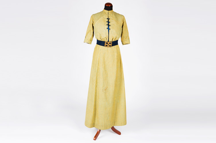 Dräktsamlingen innehåller både klädsplagg och assc