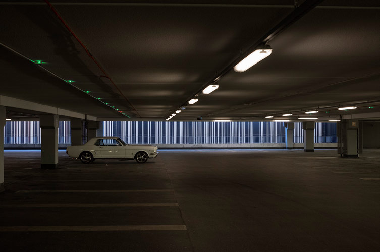 Malmö tisdagen den 31 mars. På parkeringsgaraget till ett av stadens köpcentrum.