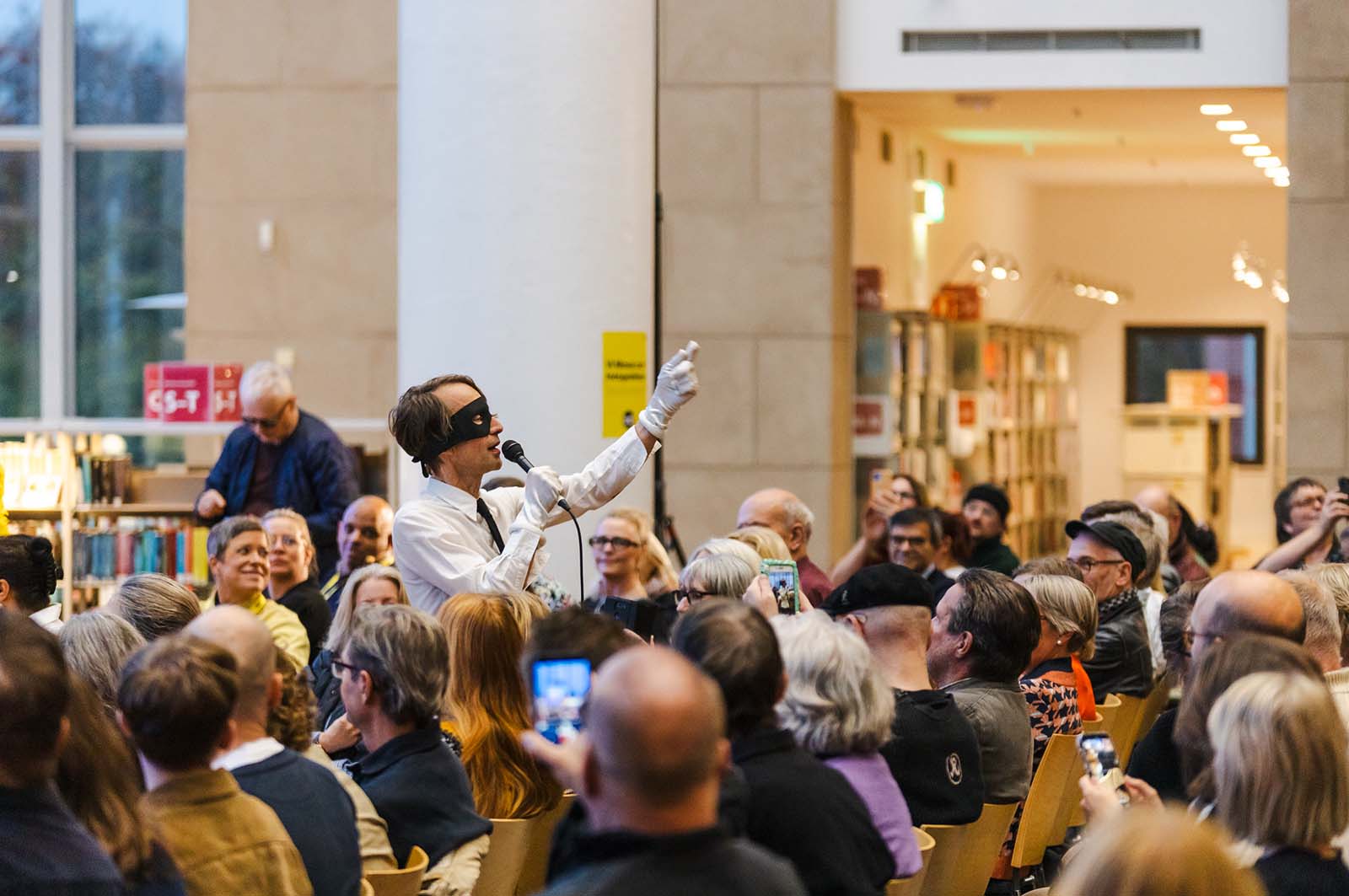 Bob hunds Thomas Öberg uppträder under Malmö möts i november 2025.