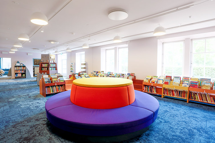 Barnavdelningen Kanini hittar du på våning 1 i Slottet.