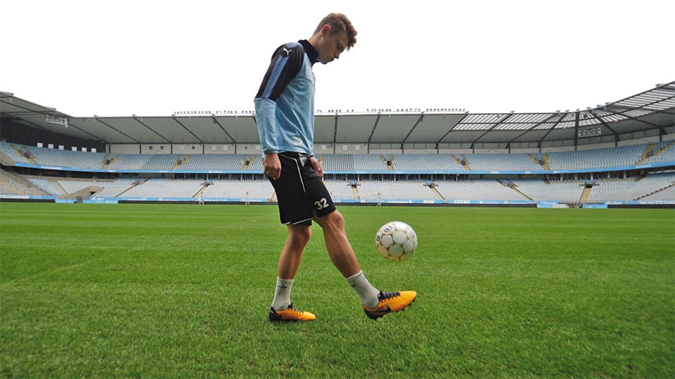 Mattias Svanberg i profil på Eleda stadion.
