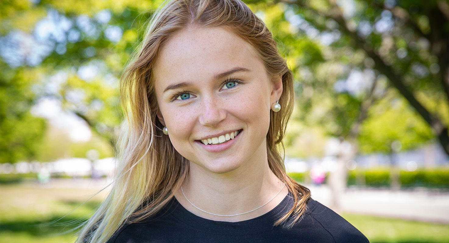 Porträtt av Nikki elev på Malmö Idrottsgymnasium