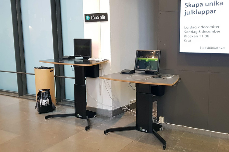 Så här ser de låneautomater ut som är höj- och sänkbara. De finns till vänster om informationsdisken.