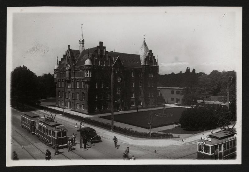 Museet flyttade ut och Malmö stadsbibliotek flyttade in och invigdes 1946. Foto: Otto Ohm / Malmö museum