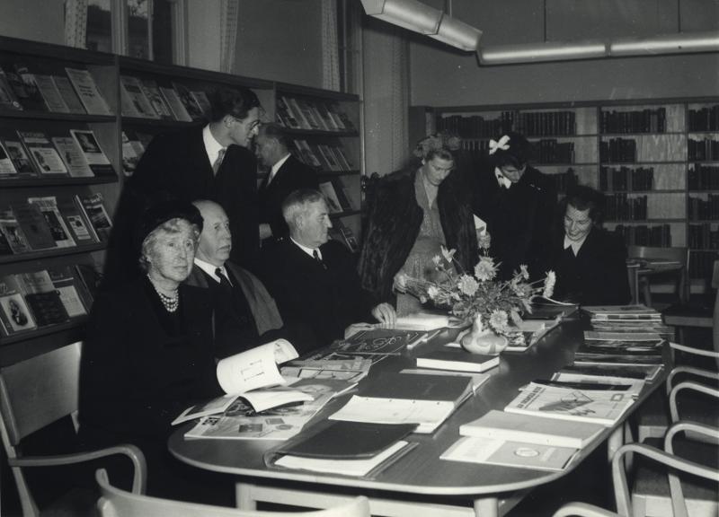 Läsesalen ”Gottfried Beijers sal” uppkallades efter donatorn som 1917
hade skänkt 180 000 kr till stadsbiblioteket. Foto: Otto Ohm / Malmö museum