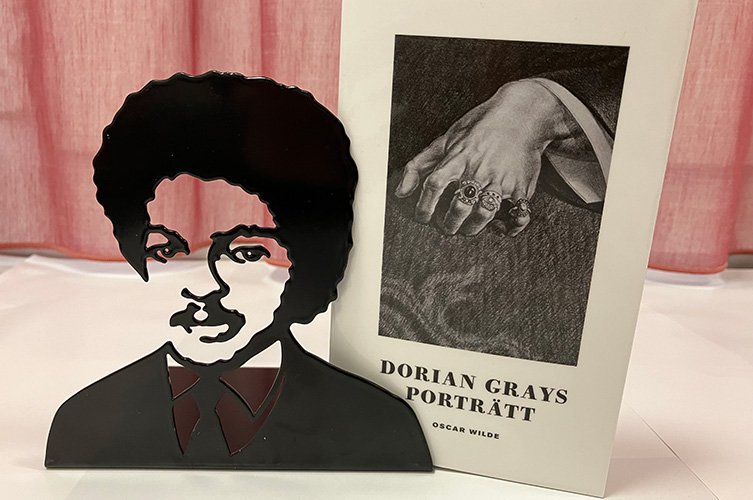 Omslaget på boken Dorian Grays porträtt av författaren Oscar Wilde.