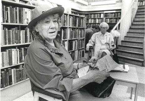 Herta Wirén på Malmö stadsbibliotek 1982