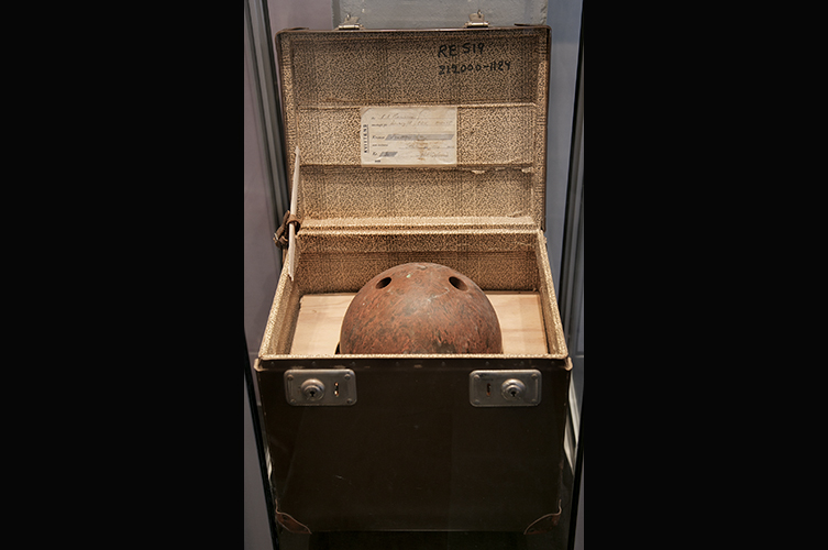 Per Albin Hanssons bowlingklot. Foto: Marcus Marcusson / Malmö
Idrottsmuseum.