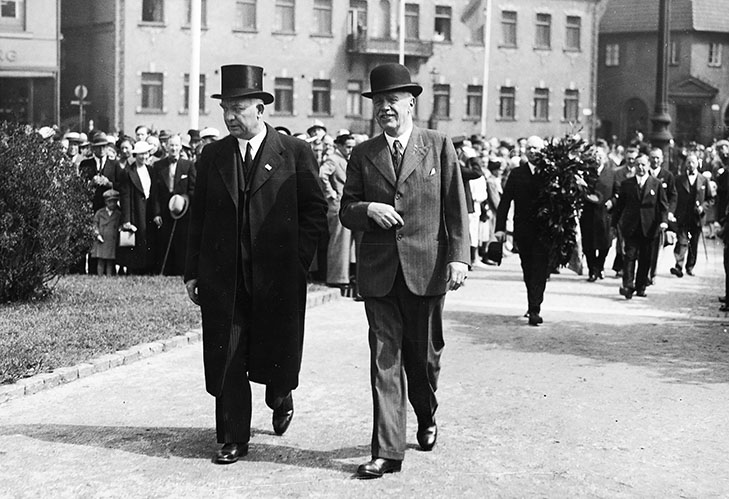 Landshövding Ramel och statsminister Per Albin Svenska flaggans dag i
Malmö, 1937. Foto: Otto Ohm / Malmö Museer.