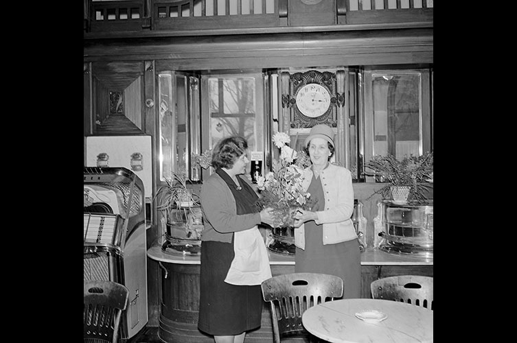 Interiör från automaten Vega 1960. Foto: Okänd fotograf / Malmö museum.