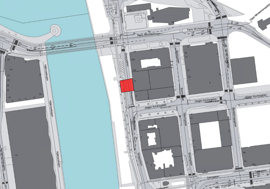 Skeppsbron är delvis avstängd för biltrafik. 