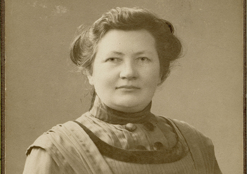 Anna Stenberg, född 1867 och död 1956.