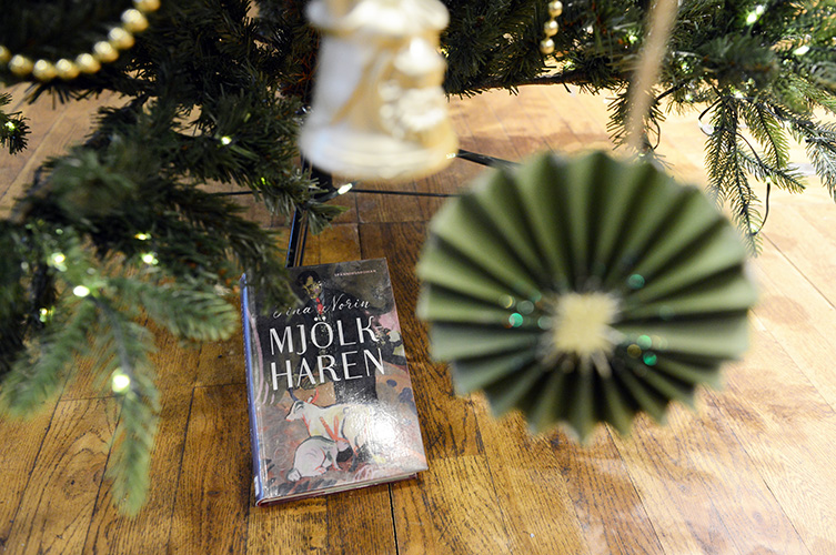 Boken Mjölkharen.