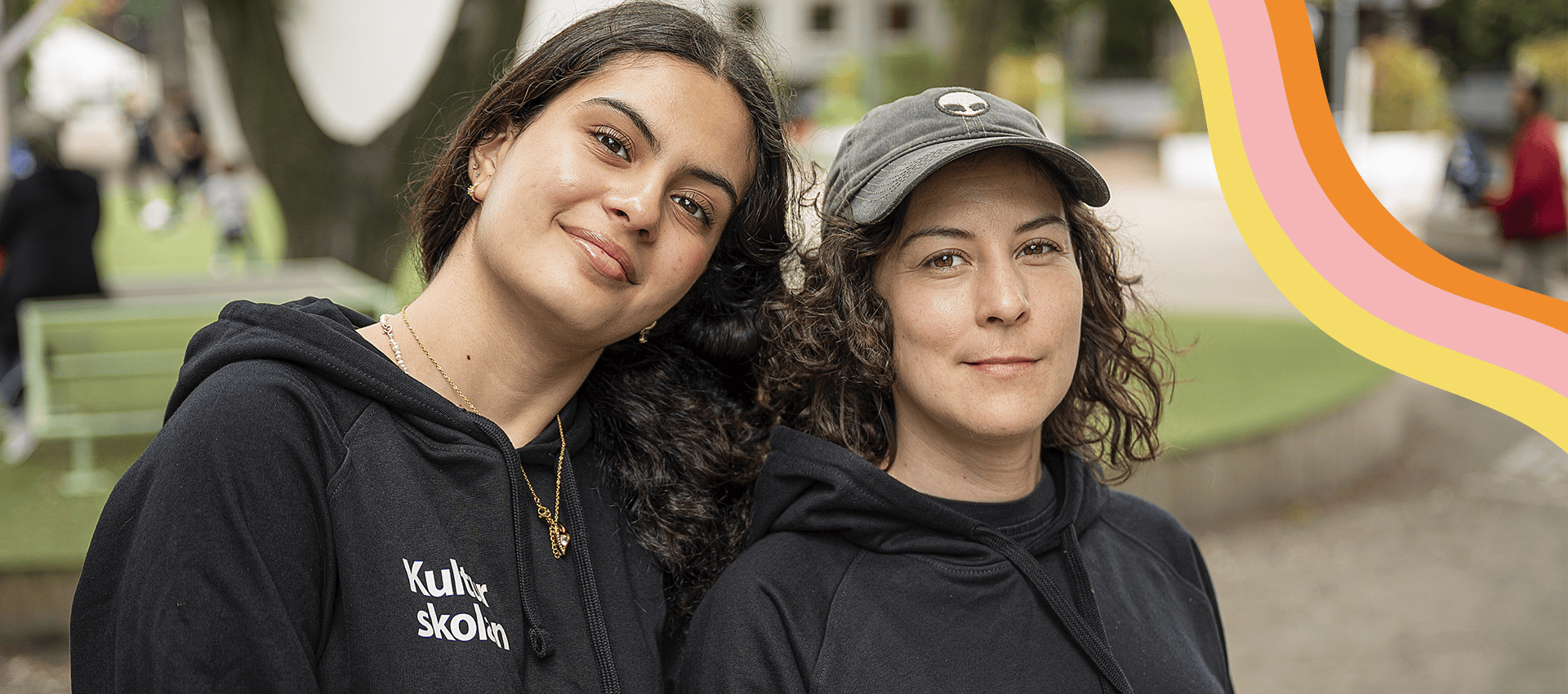 Zainab Karim och Casandra Cornelio, unga ledare från Kulturskolan.