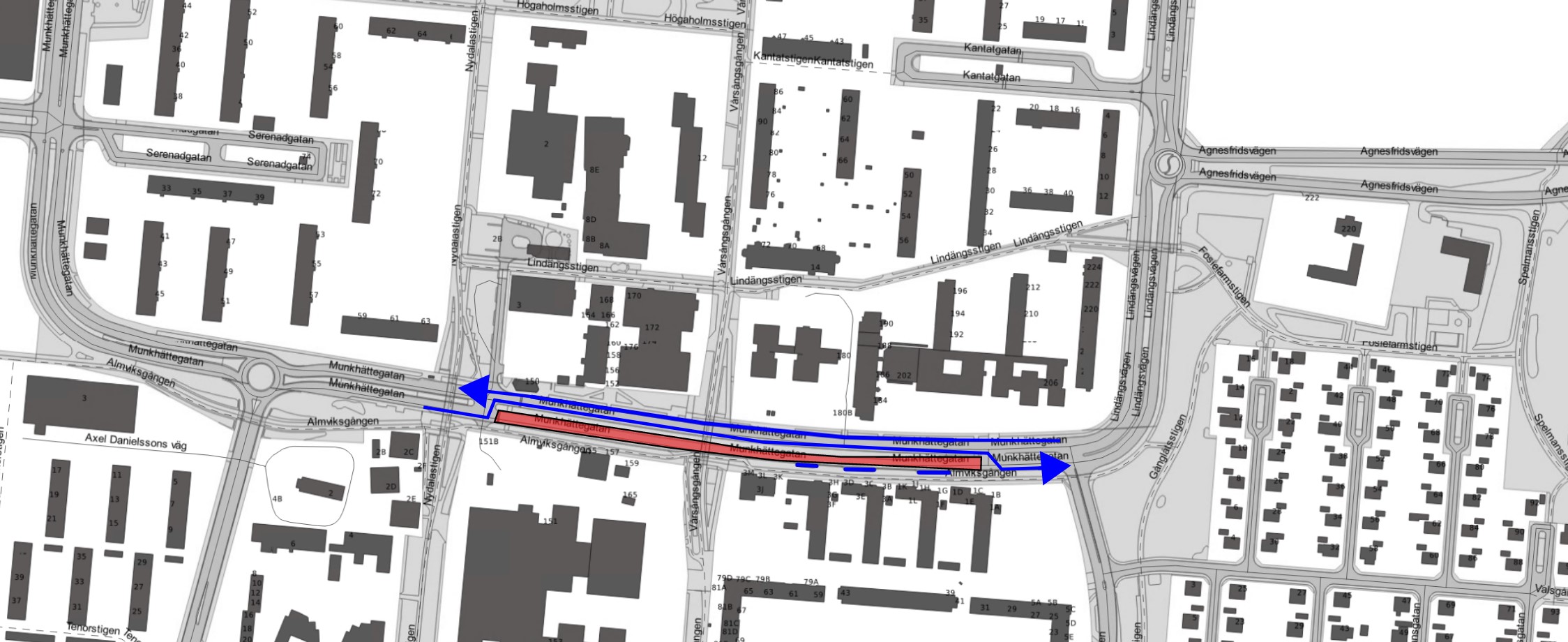 Bilden visar att södra körfälten är avstängda på Munkhättegatan mellan Nydalastigen och Gånglåtsvägen och all trafik österut överleds till fel sida av vägen.