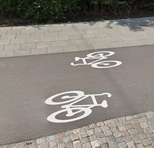 Cykelsymboler på marken