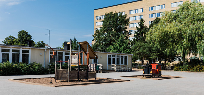 Nydalaskolan ligger i ett bostadsområde i västra Malmö med
närhet till en park.