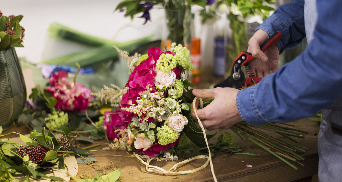 Blomsterbindning på praktikplats.