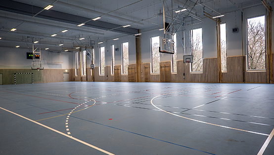 Övre hallen i nybyggda Hästhagens sporthall som invigs 25 februari.