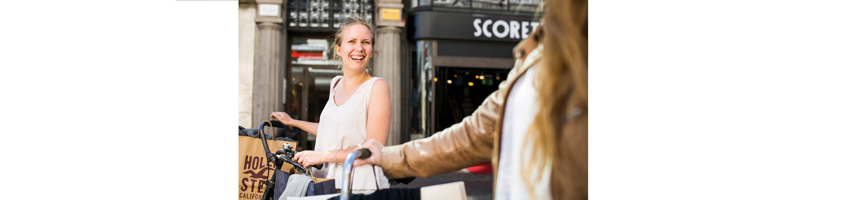 I branschområdet Handel och ekonomi får eleverna lära sig allting om ekonomi, entreprenörskap och vad som ryms inom advokatyrket och mäklarbranschen.