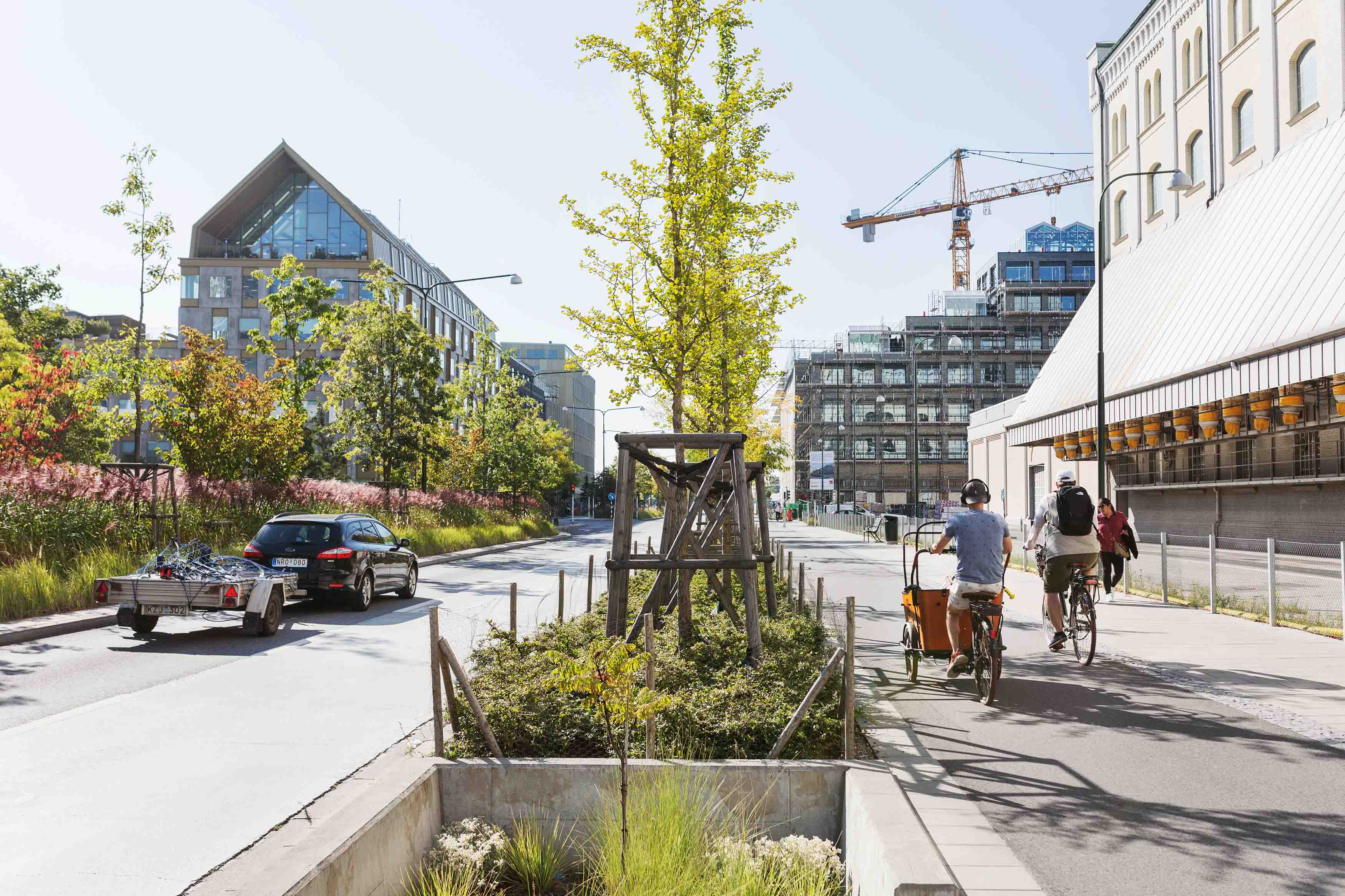 I Malmö gör vi plats för fler bostäder, smidigare kollektivtrafik och fler gröna mötesplatser.