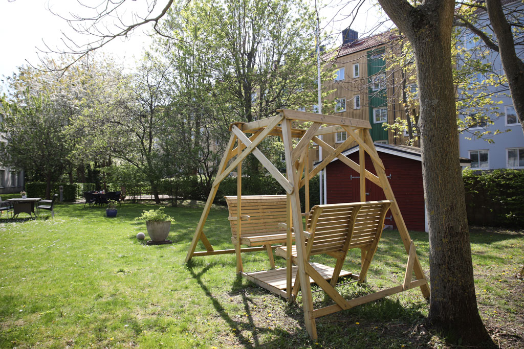 Det är rogivande att sitta mittemot varandra och gunga.