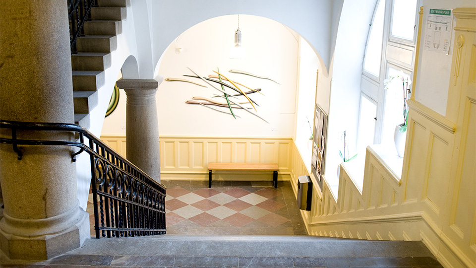 Trappa i skolans centralbyggnad.