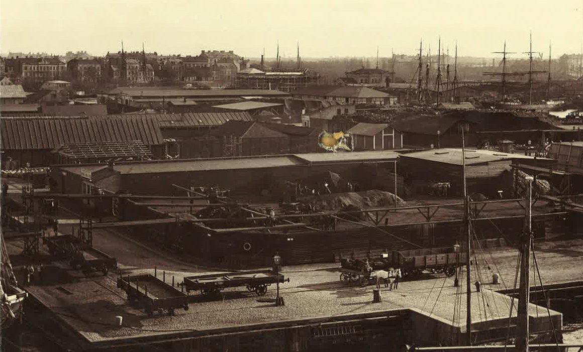 Hjälmarekajen med alla
kollager.