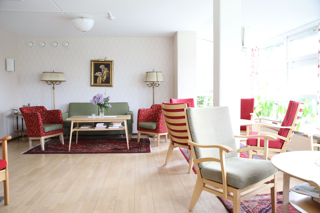 Sittgrupper i olika partier skapar en plats där
många kan mötas. 