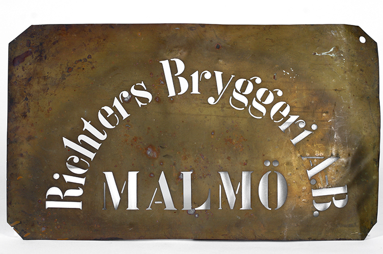 Mall av plåt för märkning av säckar. Text: Richters Bryggeri A.-B.
MALMÖ. Foto: Andreas
Nilsson / Malmö museum.