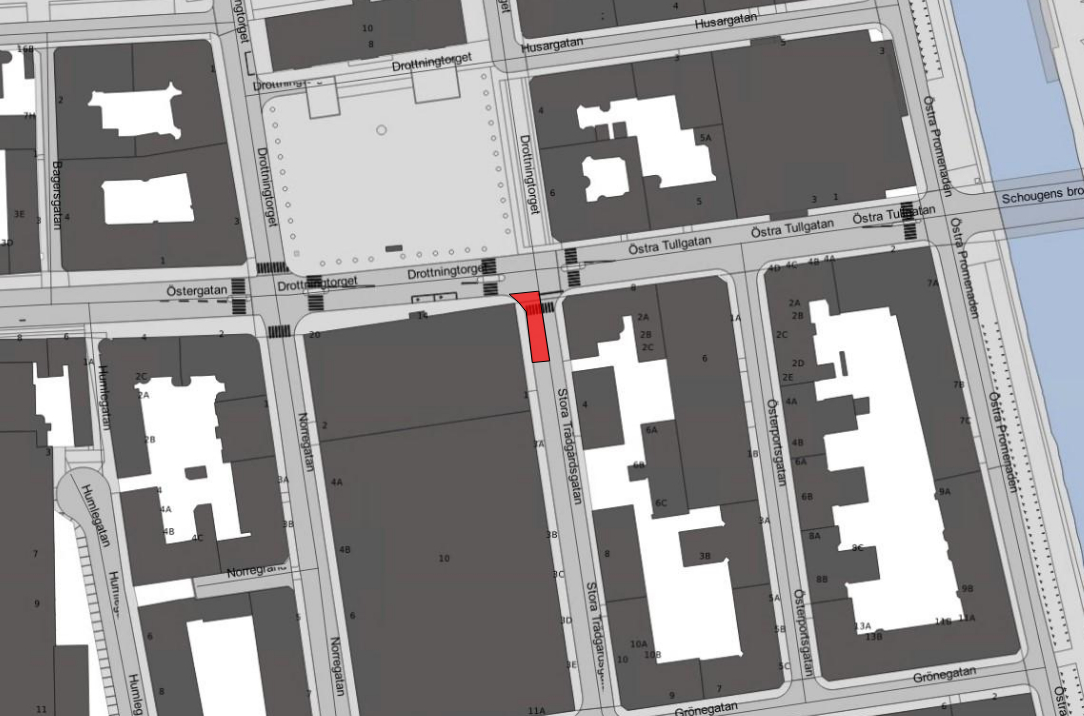 Bilden visar en karta där Stora Trädgårdsgatan är avstängd i sydlig riktning nära Drottninggatan. 