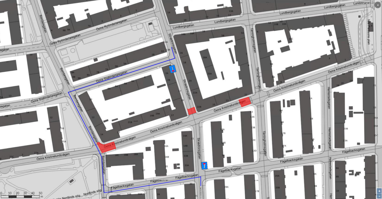 Bilden visar en karta med avstängningar på Skvadronsgatan nära Östra Kristinelundsvägen och Östra Kristinelundsvägen mellan Beridaregatan och Tärningholmsgatan och närmsta omledningsväg via Östra Stallmästaregatan. 