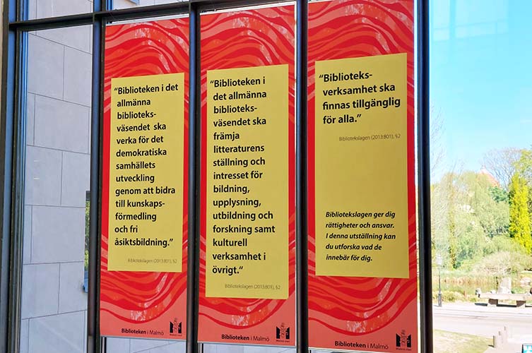 Stora vepor med texter ur bibliotekslagen.