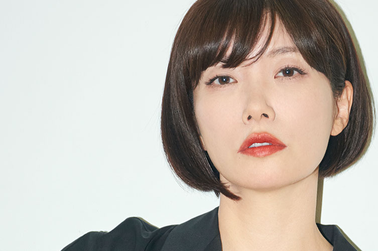 porträtt på Mieko Kawakami.