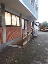 Rullstolsramp - tillgänglig entré till RSMH Mittpunkten