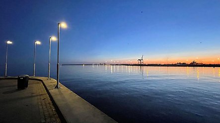 Hamnen tidig morgon.