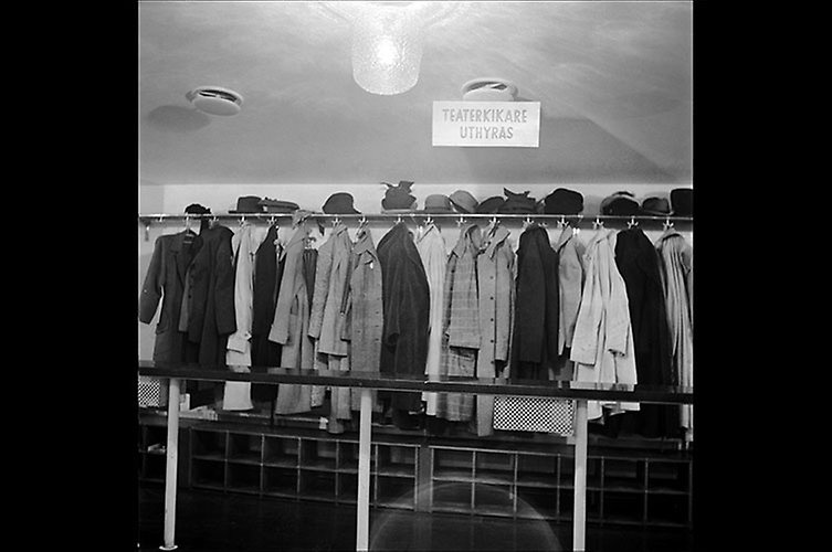 Garderoben med kappor