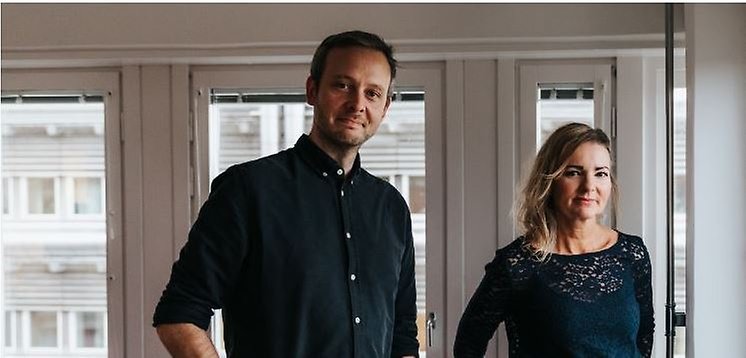Jon Klüft och Åsa Qvarsebo berättar om LSS-bostäders satsning med ett verksamhetsprogram. Foto: Sanna Dolck Wall.