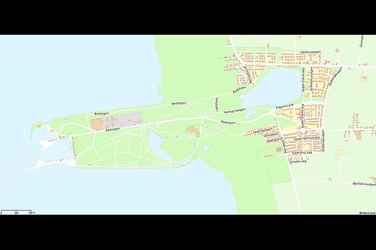 Klagshamns stadsdel består av en byliknande bostadssamling med  två skolor som ligger runt det gamla kalkbrottet samt en smal udde ut i Öresund, på udden endast en liten småbåtshamn, en badstrand och ett reningsverk.  