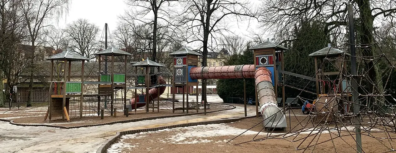Den gamla lekplatsen i Folkets Park i Malmö.